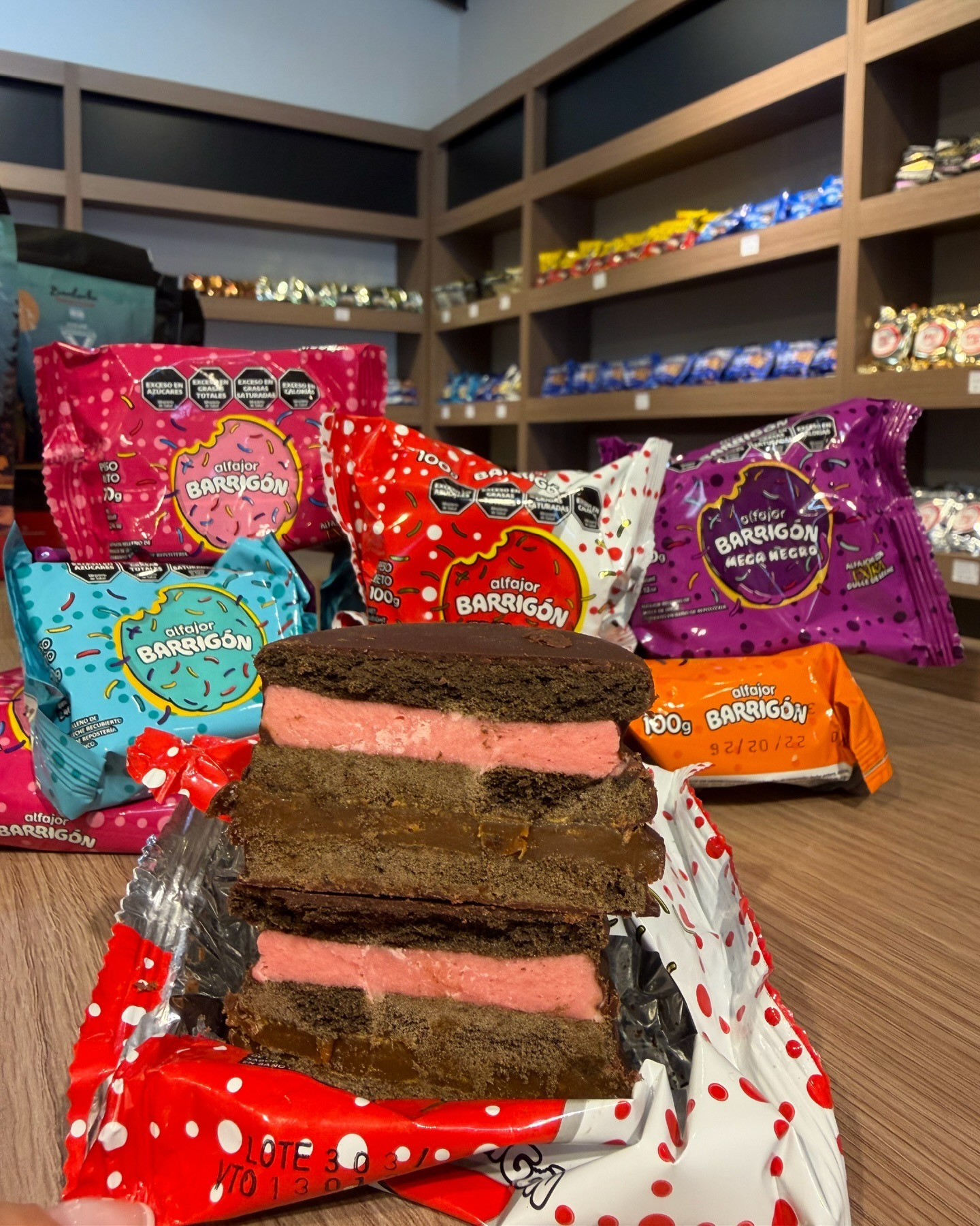 Más de 400 variedades en pleno Caballito: así es La Tienda del Alfajor
