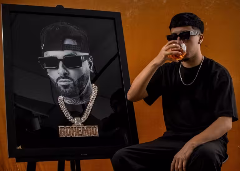 ¿Quién es Erick Jonziel, el artista que convierte a los músicos en piezas de colección?