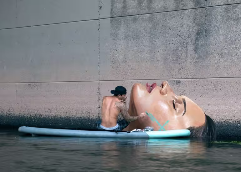Portada de El artista que crea murales que aparecen y desaparecen con el agua