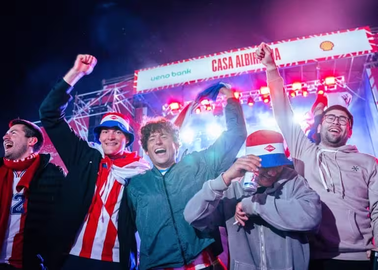 Portada de La Casa Albirroja, el punto de encuentro para alentar a Paraguay en los octavos de final del Mundial