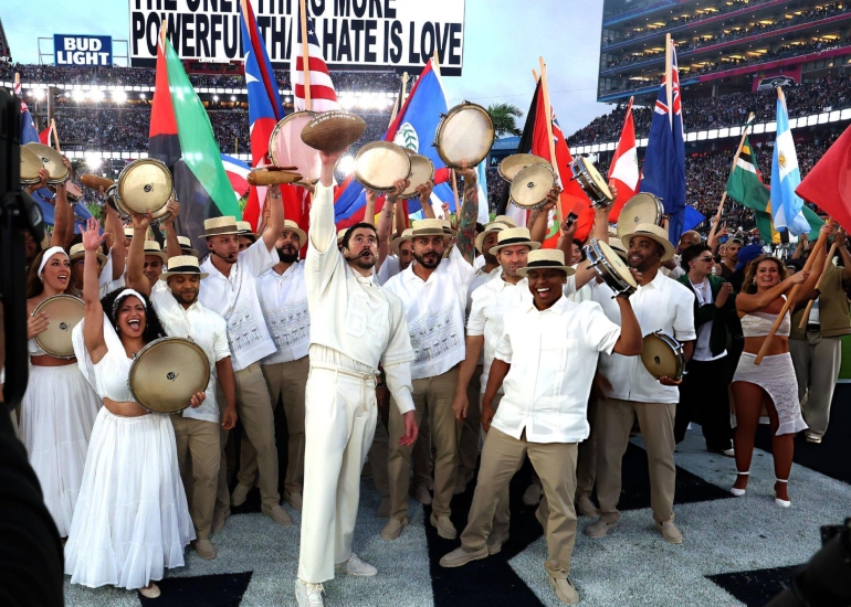Imagen del artículo: Bad Bunny y la celebración latinoamericana del Super Bowl