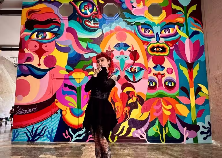 Ledania, la embajadora colombiana del color en el arte urbano