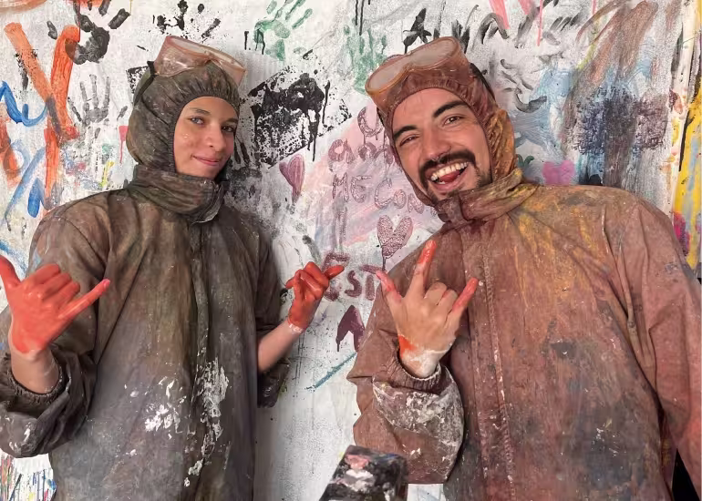 Pintura, juegos y caos: Art Gaming, el splatter room que tenés que conocer en Bogotá