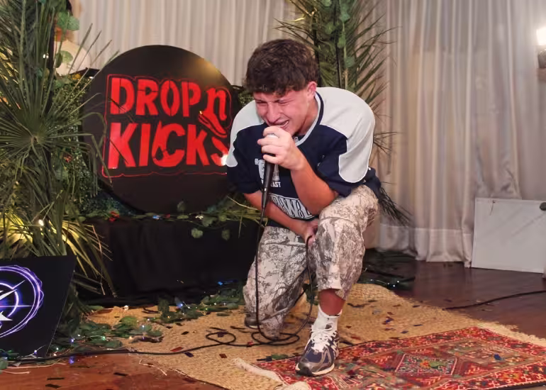Lost & Found, Drop N Kicks y la música: las tres caras de Santino Ferrari