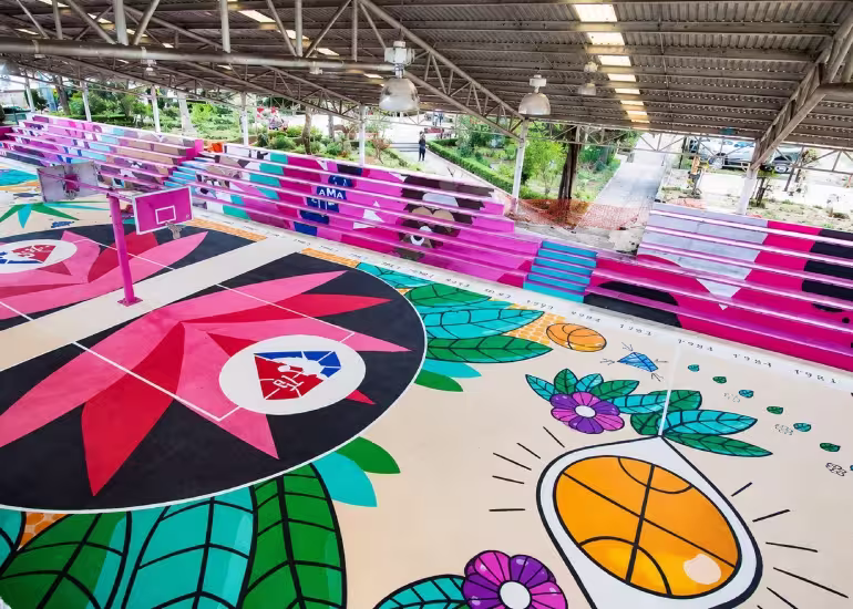 La cancha de Ixtlán de Juárez que la NBA convirtió en una obra de arte urbano