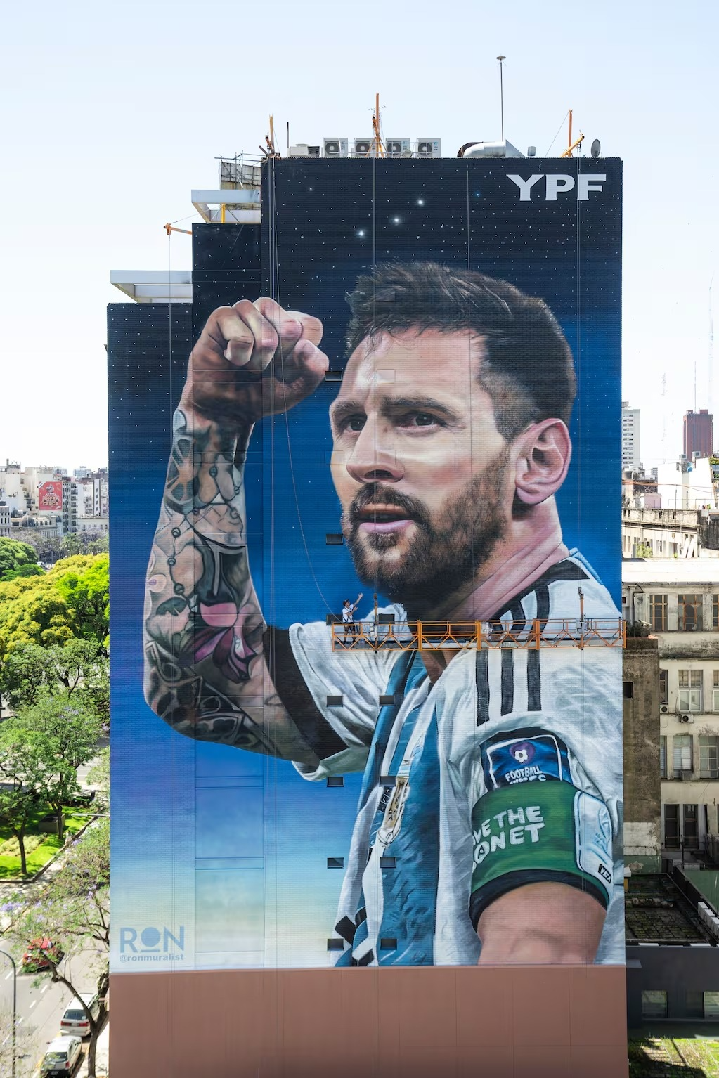 Imagen del artículo: Los murales de Messi que conquistan las calles argentinas rumbo al Mundial