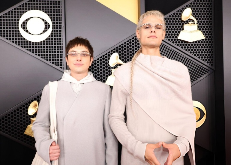 Imagen del artículo: Los outfits latinos que no pasaron desapercibidos en los Premios Grammy