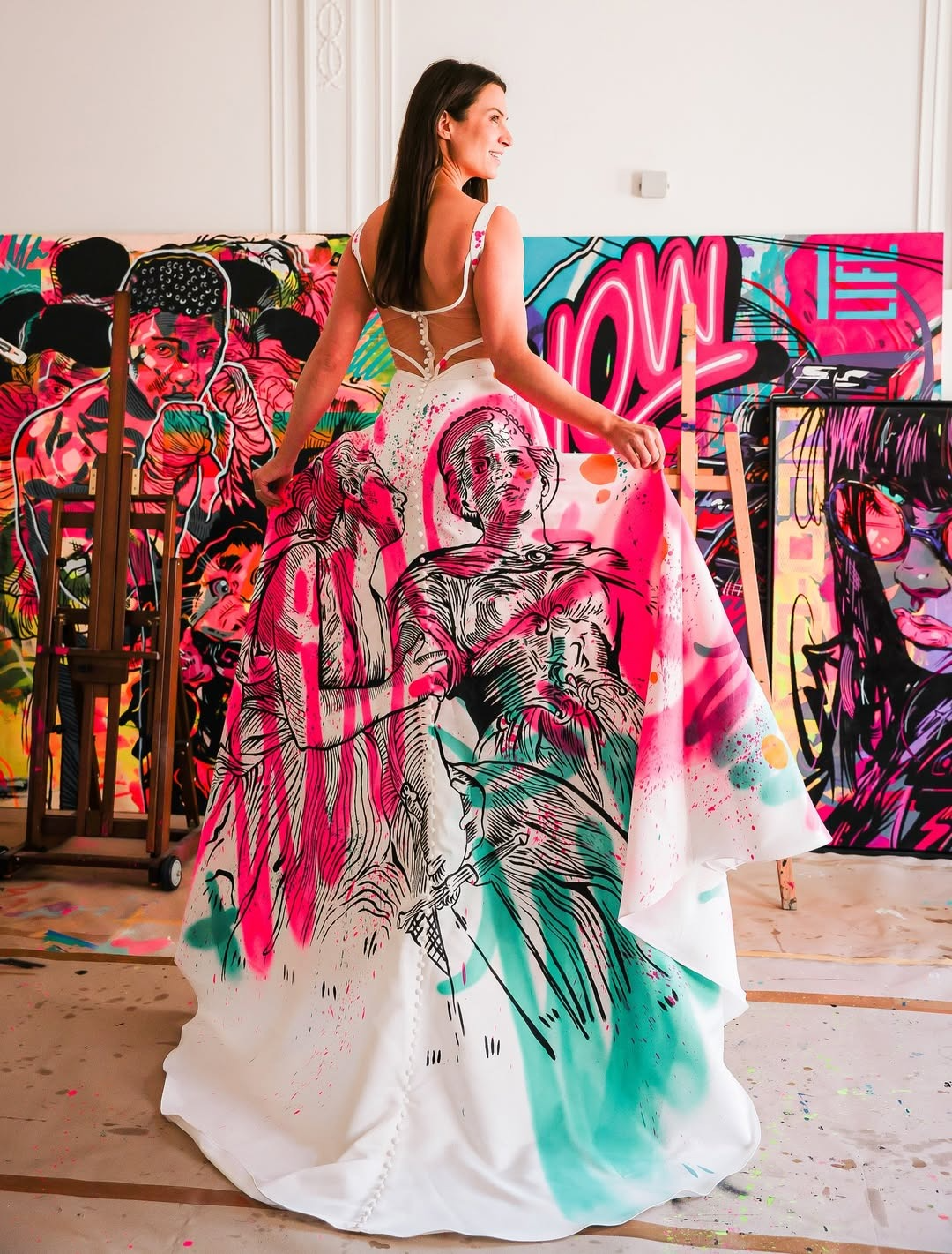 Imagen del artículo: Luis Morales y el arte fluorescente que conquistó los muros y la alta costura