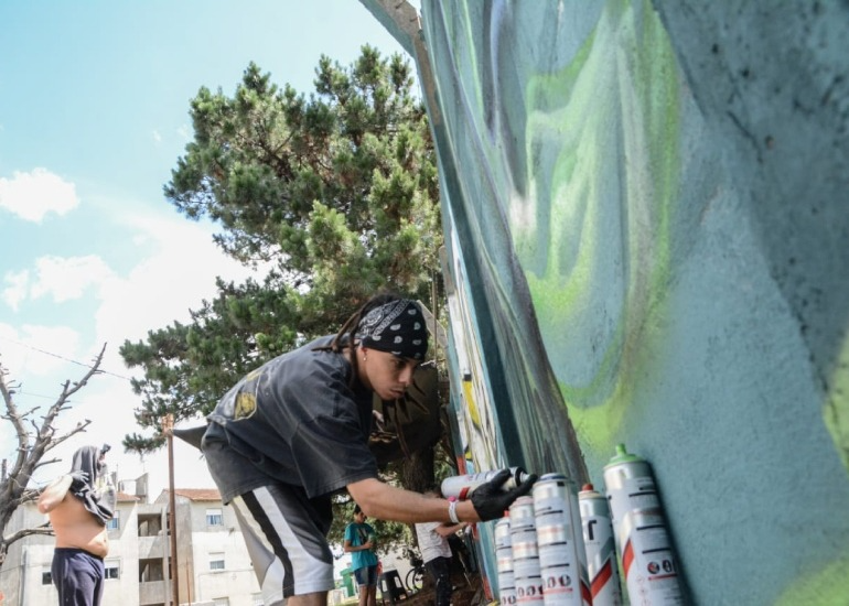Imagen del artículo: Tandil prepara una pintada multitudinaria que llenará de color al barrio Monobloks