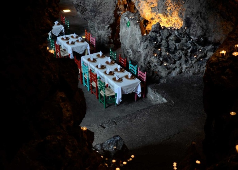 Así es La Gruta, el restaurante donde podés comer dentro de una gruta en Teotihuacán