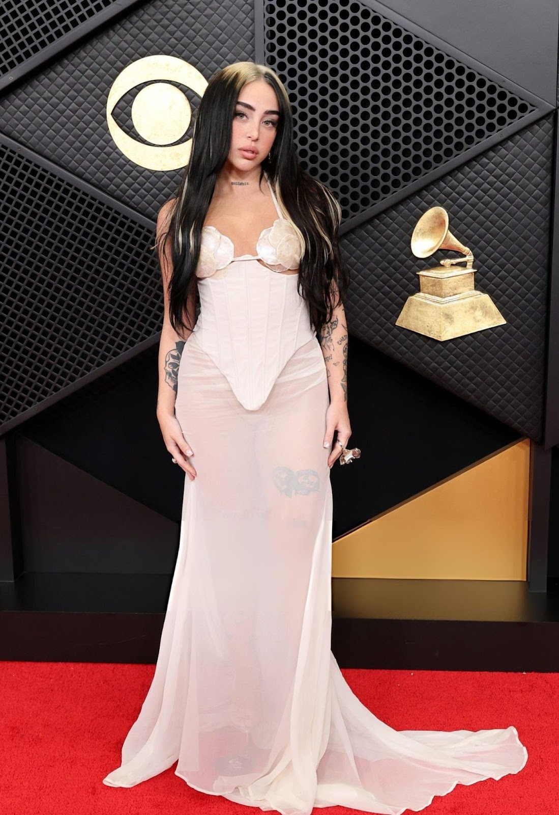 Imagen del artículo: Los outfits latinos que no pasaron desapercibidos en los Premios Grammy
