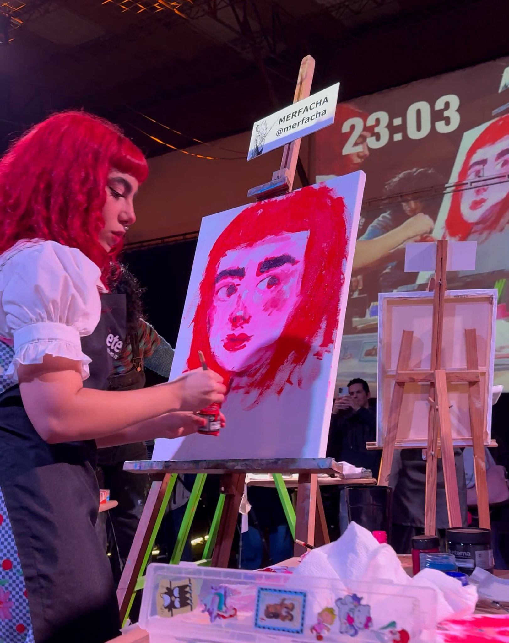 Pintura, público y creatividad en un formato que busca romper las reglas: así es Riña de Pinceles