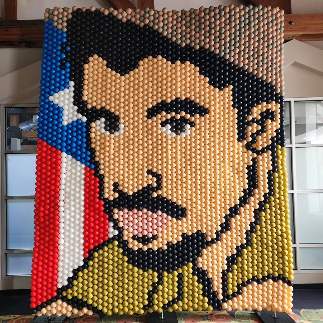 Imagen del artículo: Más de 6.000 globos y un homenaje monumental a Bad Bunny