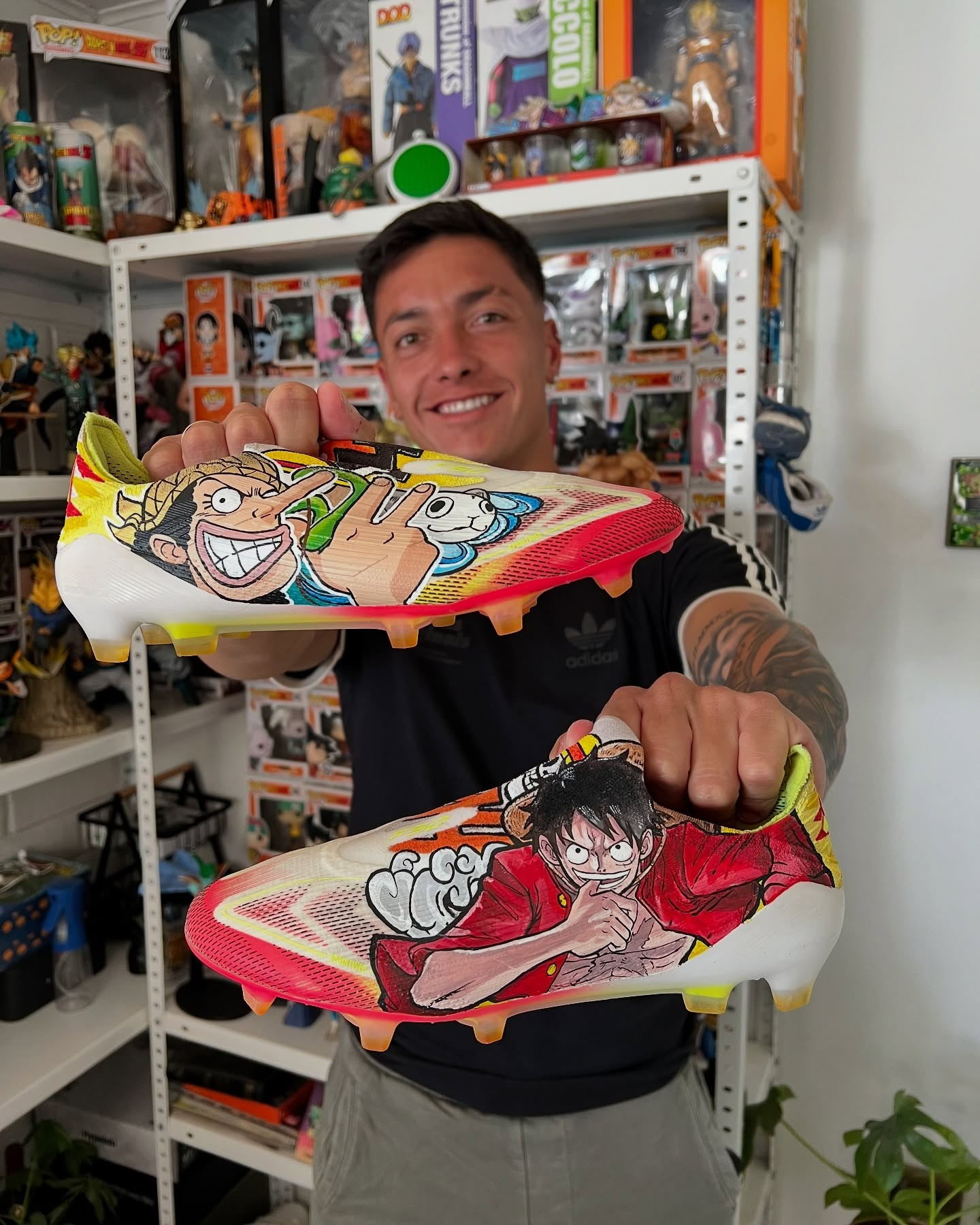 Emilio Álvarez, el artista chileno que no deja ningún objeto sin customizar