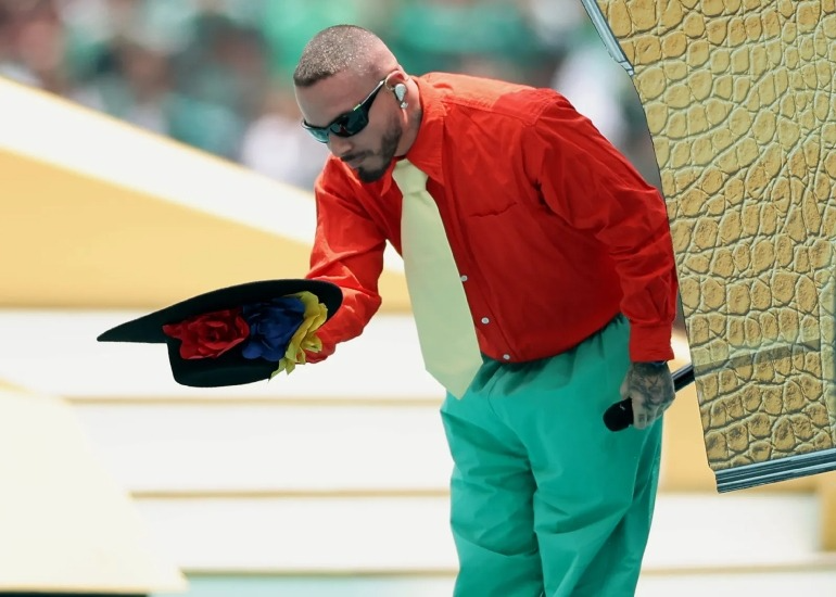 Imagen del artículo: De Peso Pluma a J Balvin: así llegó Willy Chavarría al vestuario de las figuras latinas