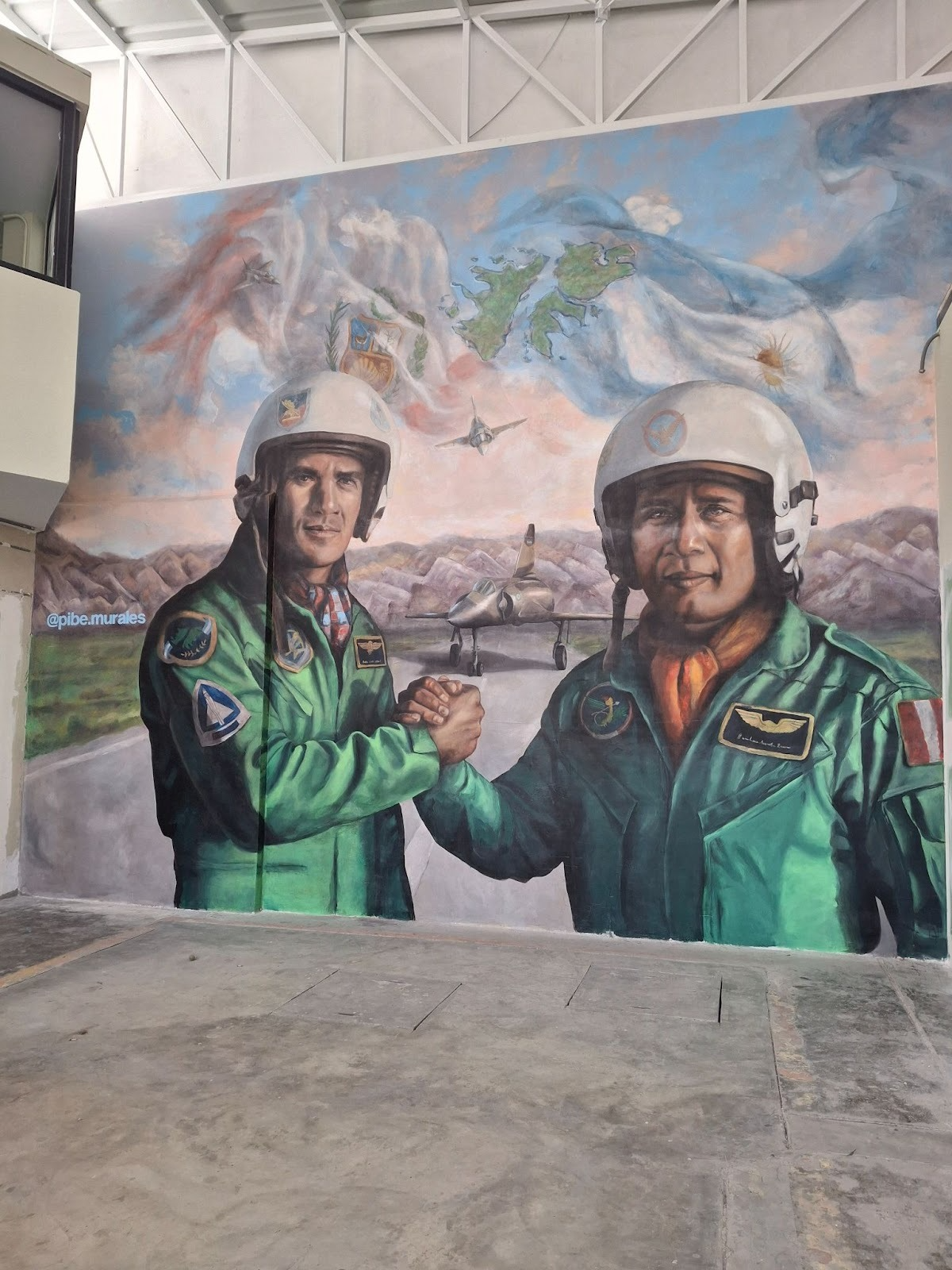 Imagen del artículo: Un mural, dos banderas: el homenaje argentino a Malvinas en Lima