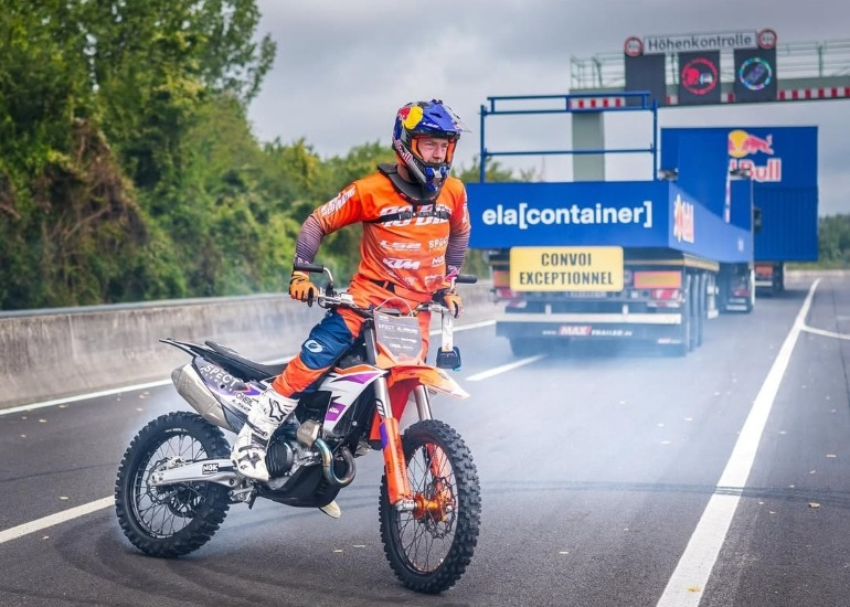 Imagen del artículo: El día que Luc Ackermann confirmó que los humanos pueden volar