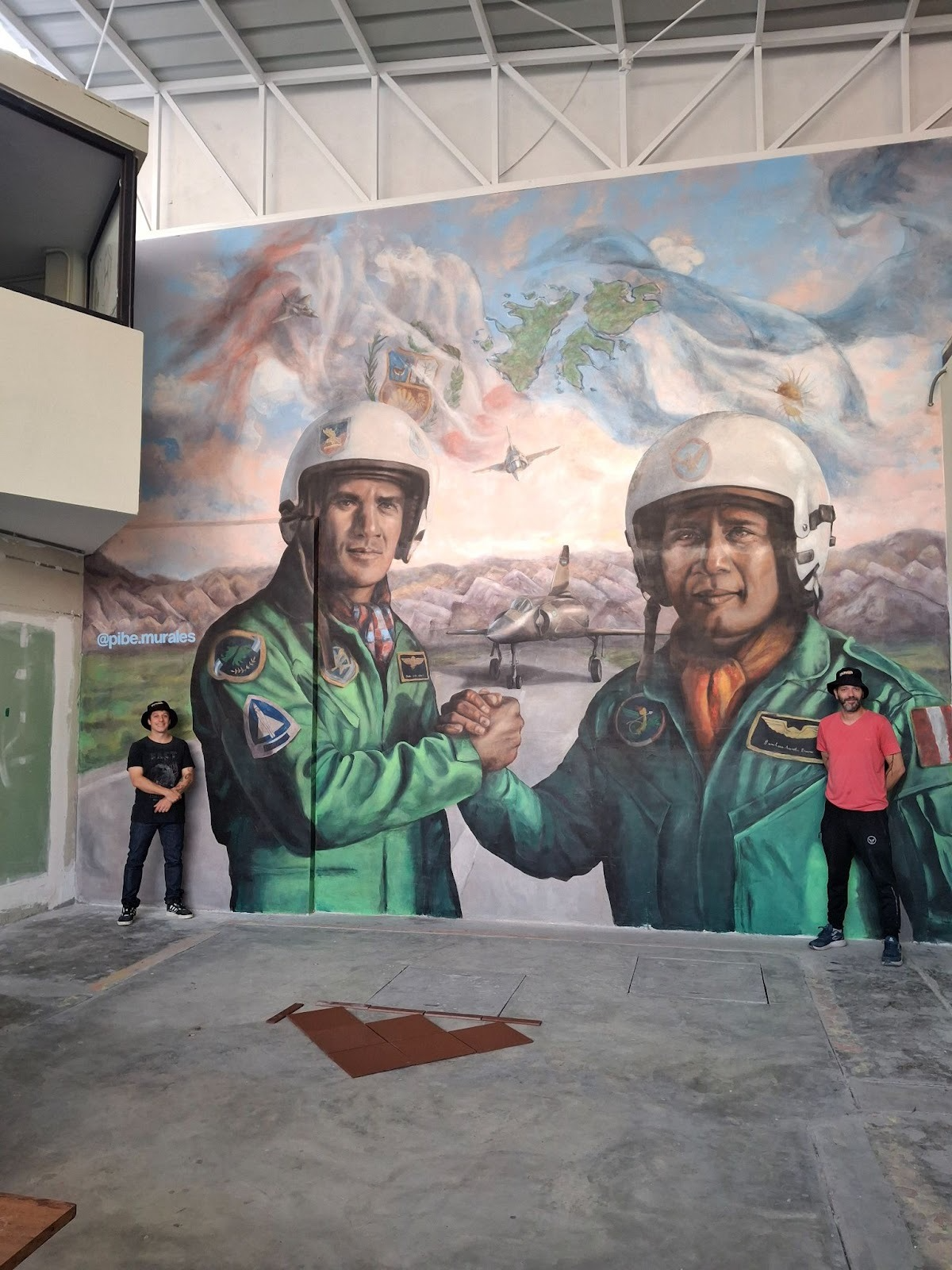 Imagen del artículo: Un mural, dos banderas: el homenaje argentino a Malvinas en Lima