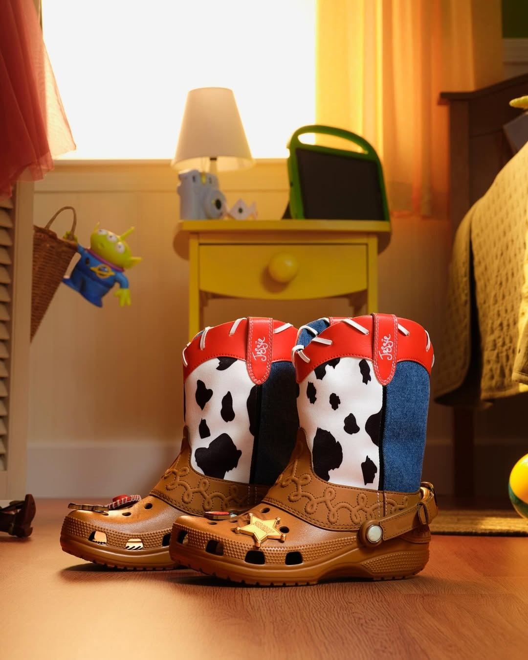 Imagen del artículo: Crocs vuelve al universo Toy Story de la mano de Jessie y los Aliens