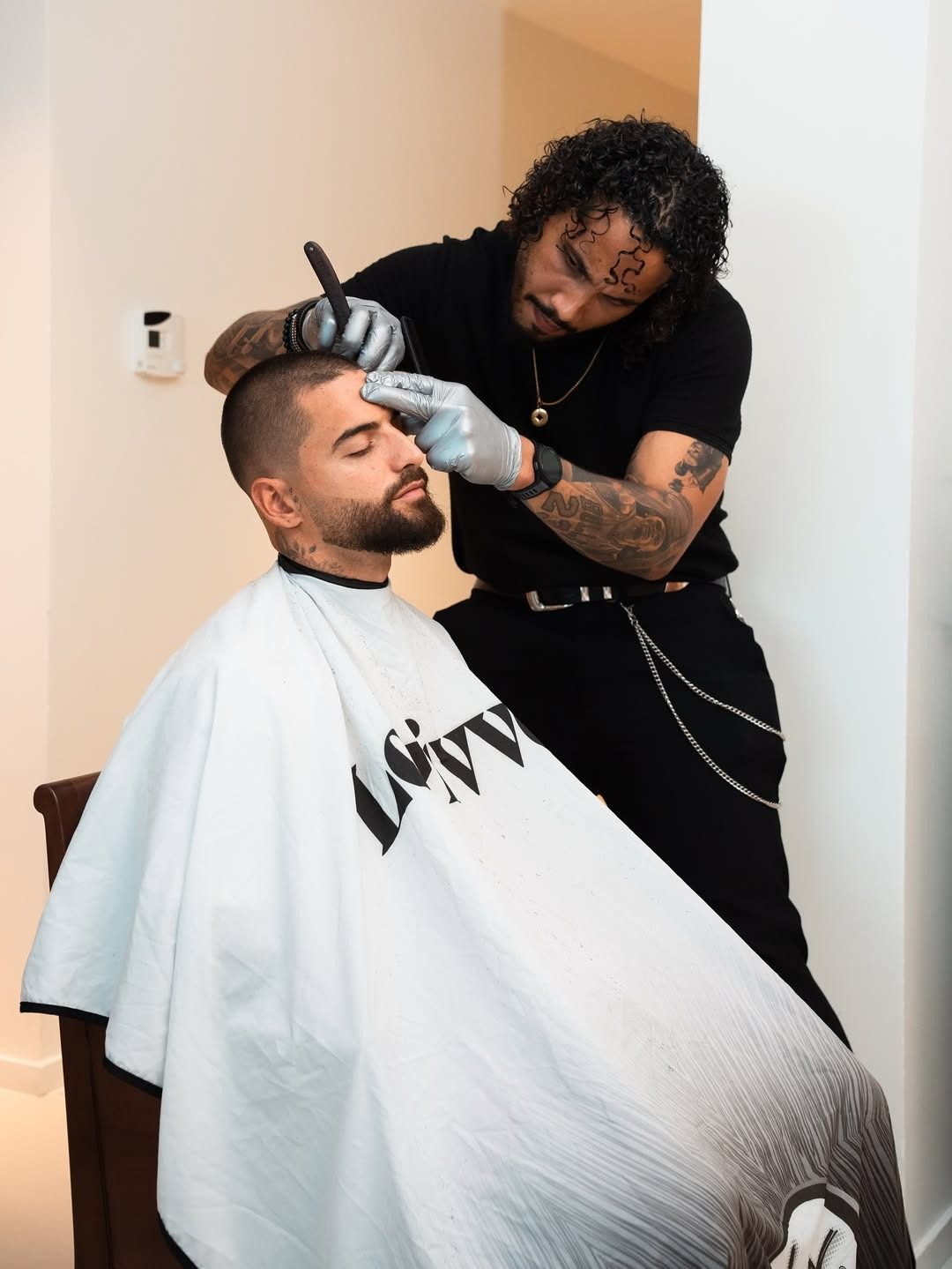 Imagen del artículo: El hombre que le corta el cabello a Nicky Jam, Lionel Messi y Bad Bunny