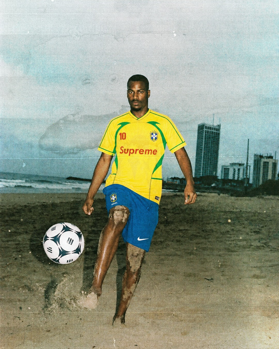 Imagen del artículo: Supreme x la Copa del Mundo: el concept que revolucionó las redes