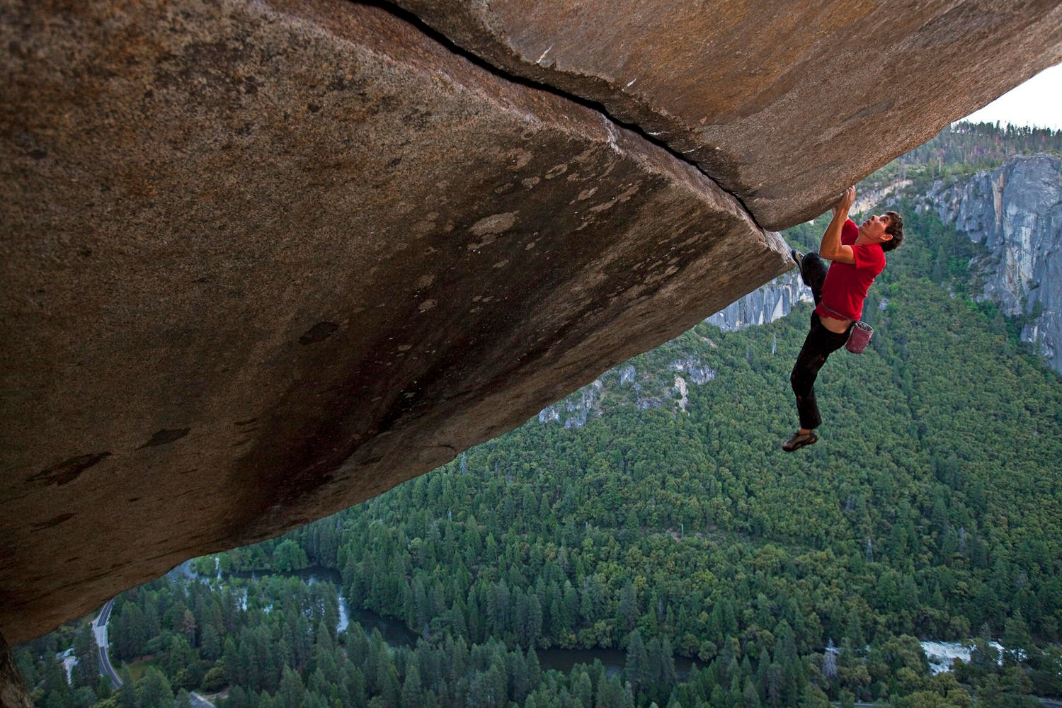 Imagen del artículo: Alex Honnold subió uno de los rascacielos más altos del mundo 