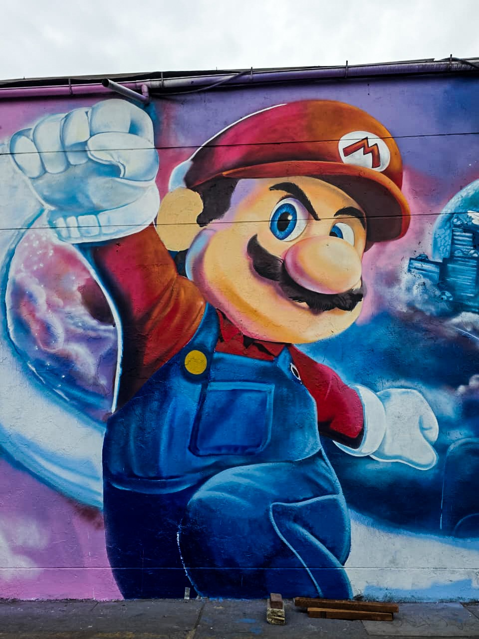 Imagen del artículo: El universo de Mario Bros toma los muros de Lima