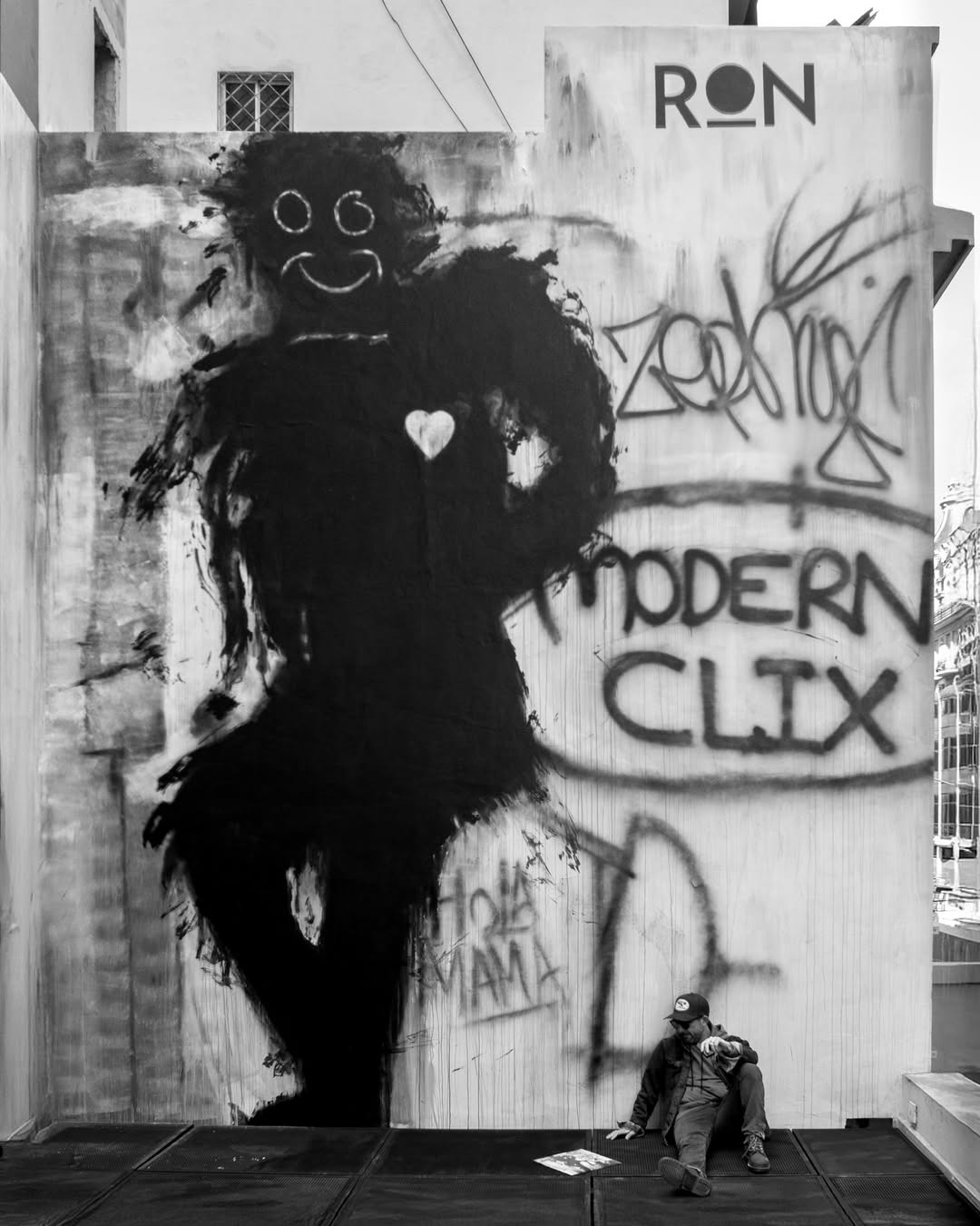 Imagen del artículo: Así es el mural de Charly García que transforma una de las esquinas más icónicas de Buenos Aires