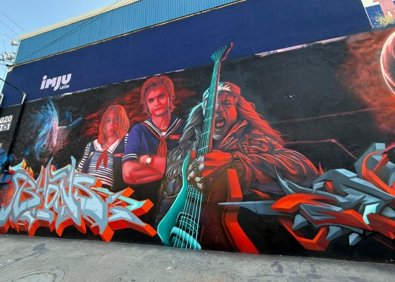 Imagen del artículo: Stranger Things dejó Netflix y ahora vive en los muros de León